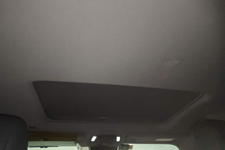 Used Toyota Granvia 2022 2.5L Hybrid Prestige Edition Headliner