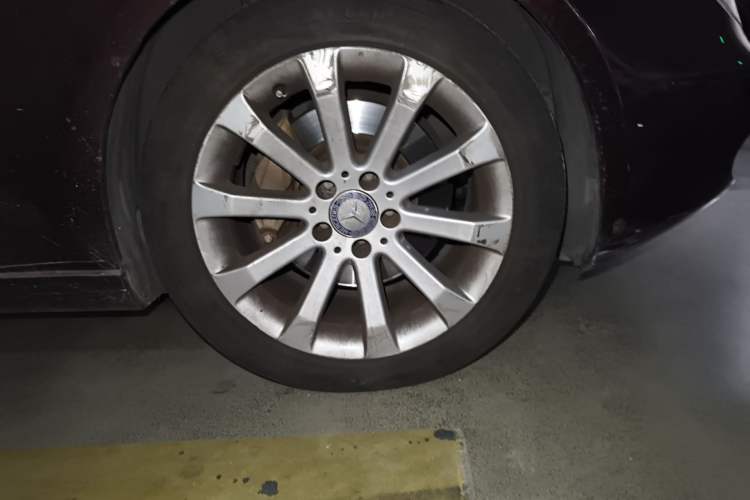 Used Mercedes-Benz CLS 2009 CLS 300 Right Front Wheel Hub