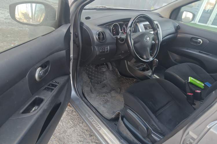 Used Nissan Livina 2013 1.6XE CVT Comfort Edition Driver Seat