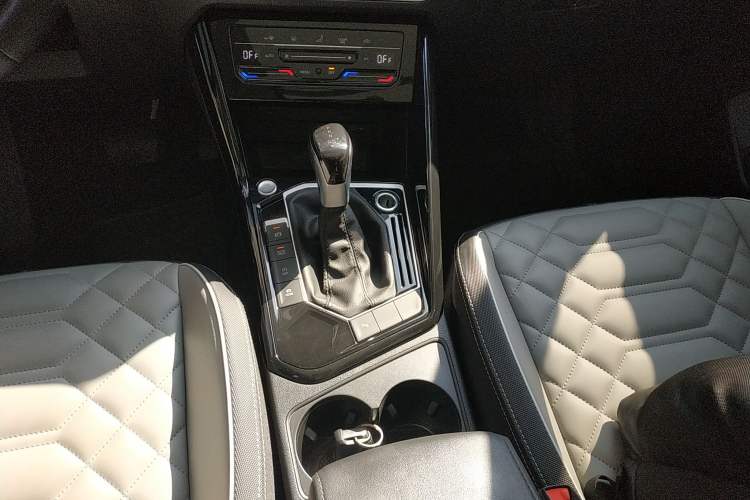 Used Volkswagen Tayron 2023 280TSI Two-Wheel-Drive Luxury Plus Advanced Version
