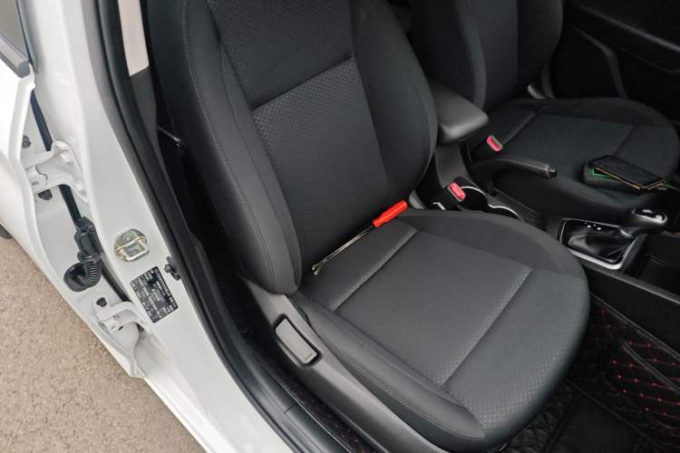 Used Hyundai Verna (new generation) 2016 1.4L Automatic Cool Edition GLS Right Front Seat