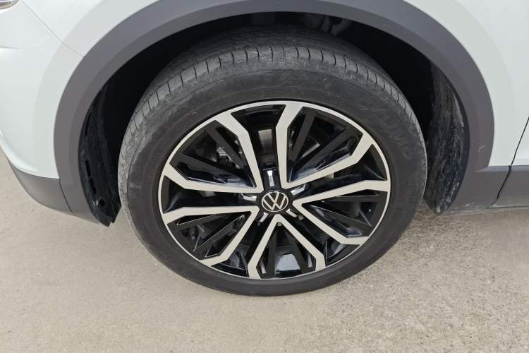 Used Volkswagen T-ROC 2021 280TSI DSG Two-Wheel Drive Comfort Connect Edition Left Front Wheel Hub