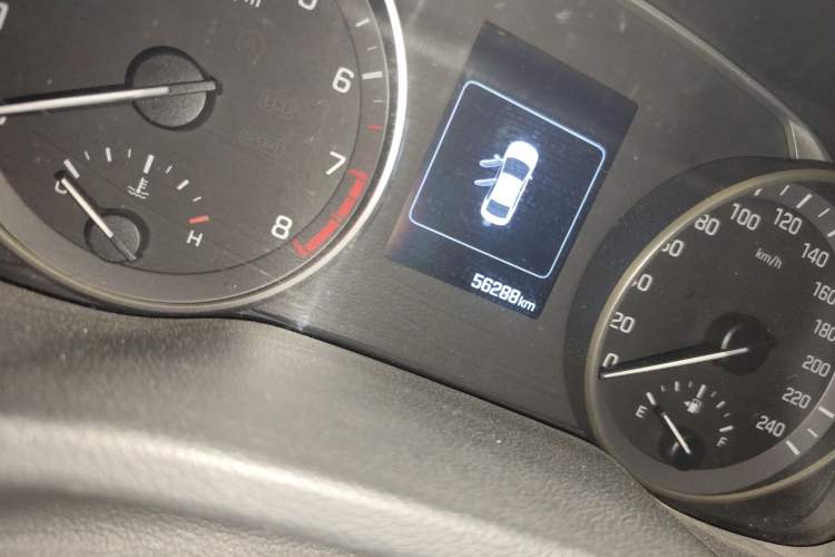 Used Hyundai Elantra (6th Generation / Lingdong) 2016 1.6L Automatic ZhiXuan – Elite Version Odometer Close Up