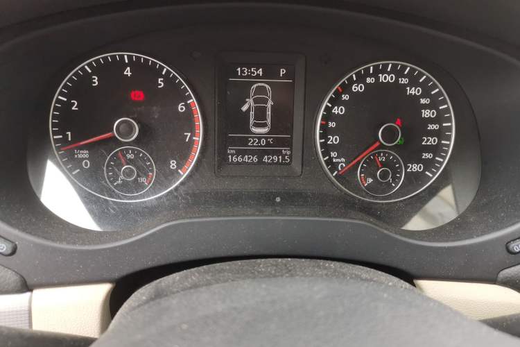 Used Volkswagen Sagitar 2012 1.4TSI Automatic Luxury Edition
