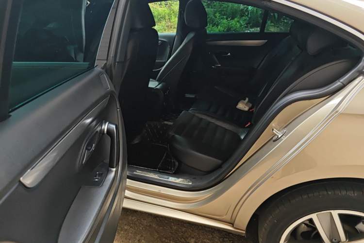 Used Volkswagen FAW-Volkswagen CC 2015 1.8TSI Luxury Model