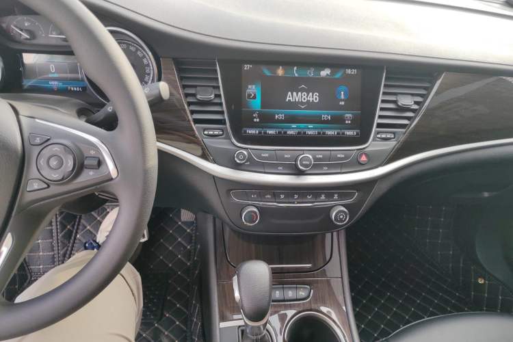 Used Buick Verano 2019 Sedan 20T Dual-Clutch Leading Model Audio And AC Panel