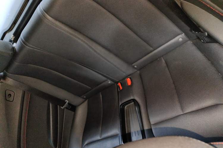 Used BMW 2 Series 2019 225i Convertible Coupe Sports Design Package Left Rear Seat