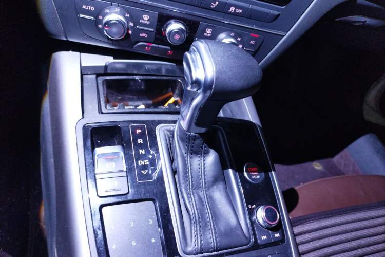 Used Audi A7 2013 30 FSI Standard Edition Gear Lever