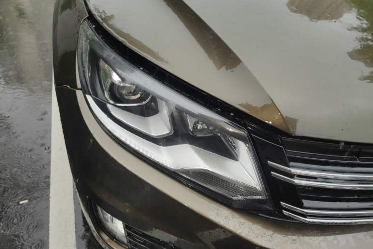 Used Volkswagen Tiguan 2015 1.8TSI Automatic Two-Wheel Drive Trend Edition Right Front Headlight