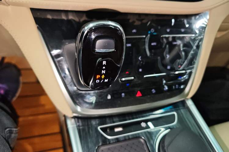 Used Buick GL8 2022 ES Land Cruiser 653T Luxury Model
