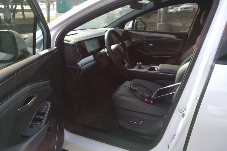 Used BYD Song L DM-i 2025 Intelligent Driving Version 160 km Beyond-Range Type Driver Seat