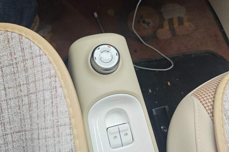 Used Wuling Hongguang MINIEV 2024 3rd Generation 215km Youth Edition Gear Lever