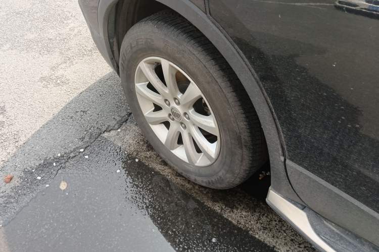 Used Buick Envision 2020 20T Two-Wheel Drive Leading Version Right Rear Wheel Hub