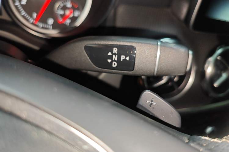 Used Mercedes-Benz GLA 2017 GLA 200 Fashion Model Gear Lever