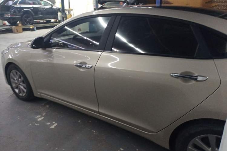 Used Hyundai Mistra 2014 1.8L Automatic Smart GLS Left Side