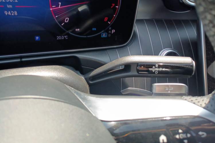 Used Mercedes-Benz C-Class 2024 Facelifted C-Class 260 L Night Edition Sports Version Gear Lever