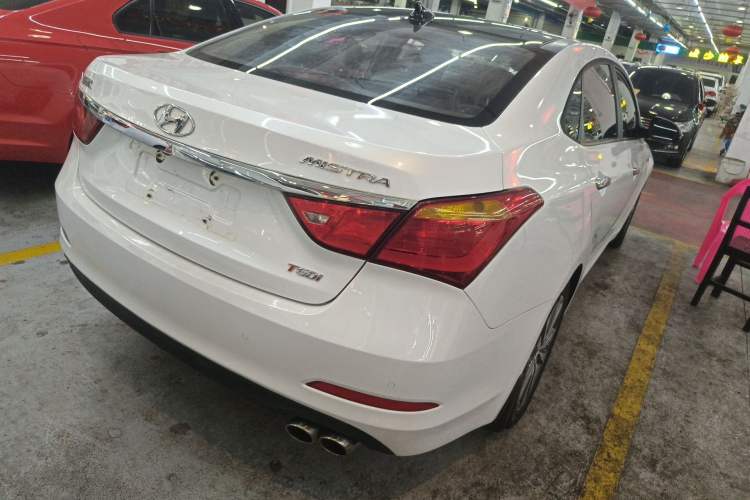 Used Hyundai Mistra 2016 1.6T Automatic Smart GLS Rear Right 45 Deg