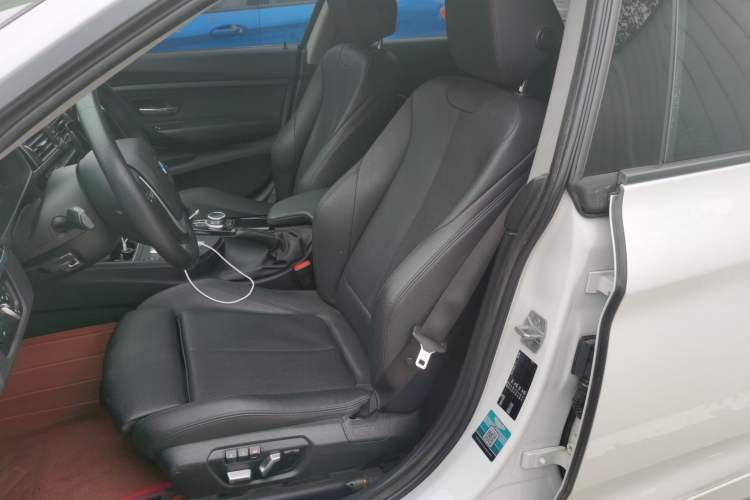 Used BMW 3 Series GT 2019 320i Sport Edition Left Front Seat