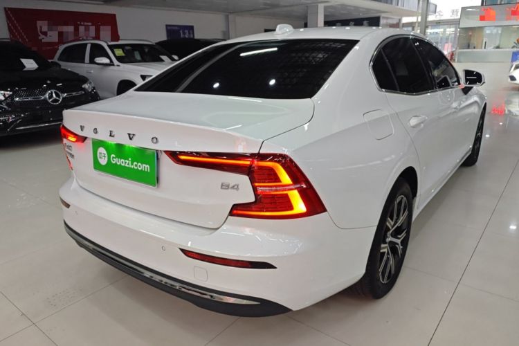 Used Volvo S60 2025 B4 Zhiyi Luxury Edition Rear Right 45 Deg