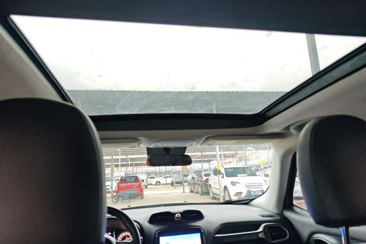 Used Jeep Renegade 2018 Connected Large Screen Version 180T Automatic High-Energy Edition