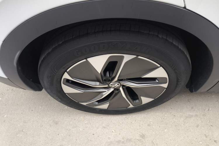 Used Volkswagen ID.4 CROZZ 2022 Standard Range PURE Edition Right Rear Wheel Hub