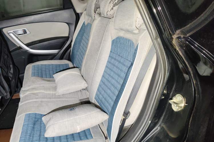 Used Bestune X80 2013 2.0L automatic comfort version Left Rear Seat