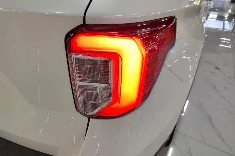 Used Ford Explorer 2020 EcoBoost 285 4x4 Titanium Edition 6 Seats