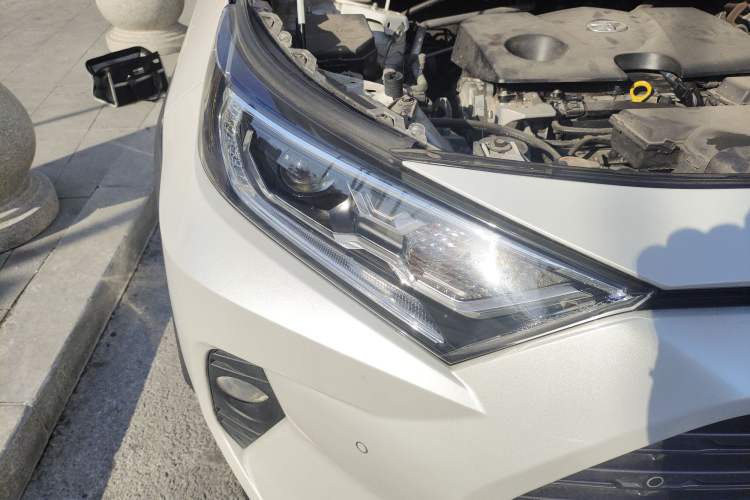 Used Toyota RAV4 2022 2.0L CVT Four-Wheel Drive Premium Edition