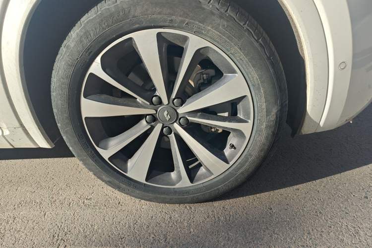 Used Li Auto ONE 2020 Extended-Range 6-Seater Version Right Front Wheel Hub