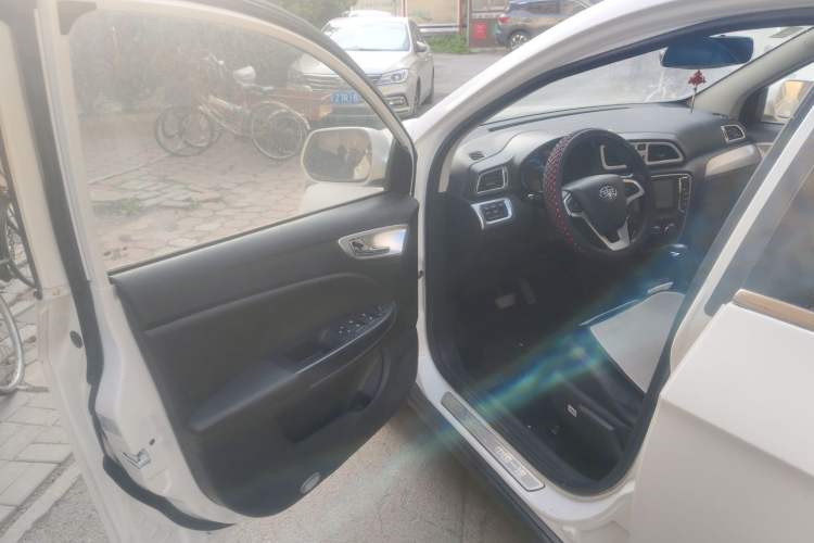 Used FAW Junpai D60 2015 1.8L Automatic Luxury Model