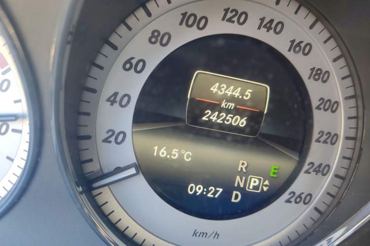 Used Mercedes-Benz GLK-Class 2013 Facelift GLK 300 4MATIC Luxury Edition
