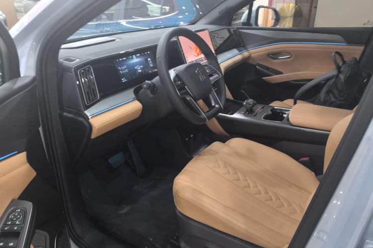 Used BYD Song L DM-i 2024 112 km Beyond Edition Left Front Seat