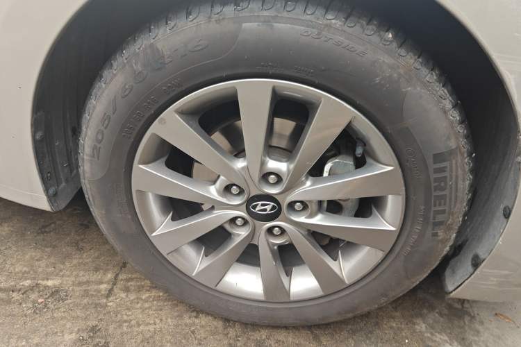 Used Hyundai Mistra 2014 1.8L Automatic Smart GLS
