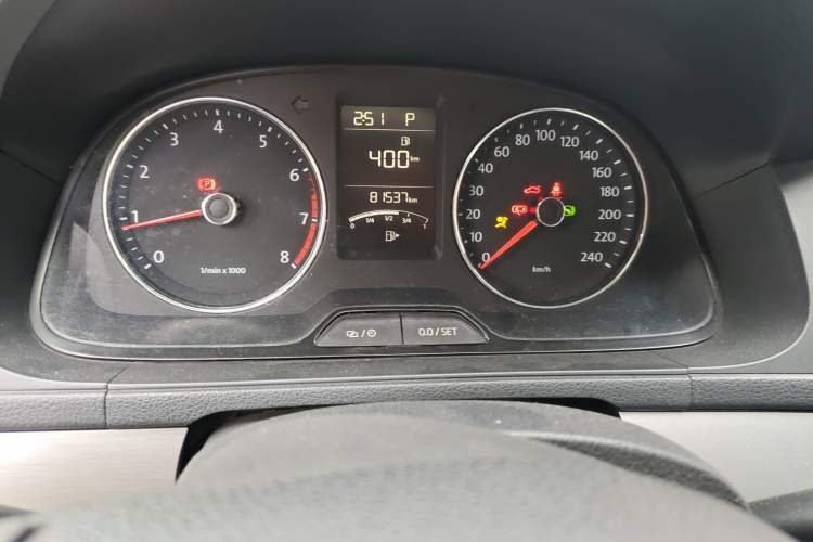 Used Volkswagen Lavida 2013 1.6L Automatic Comfort Edition Instrument Cluster