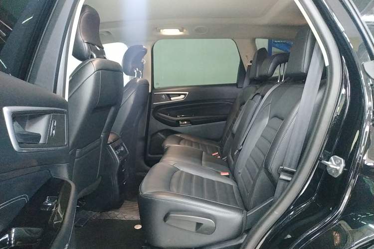 Used Ford Edge 2018 EcoBoost 245 Two-Wheel-Drive Titanium 7-Seater China V Standard
