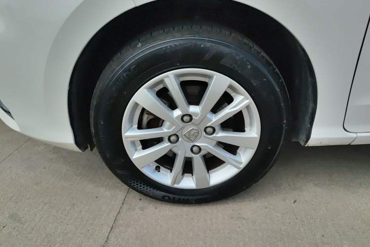 Used Baojun 360 2019 1.5L CVT Elite Version China VI Left Front Wheel Hub