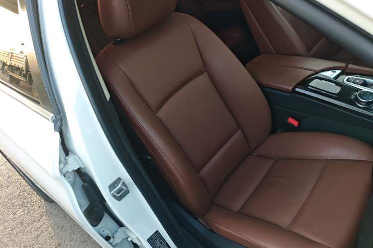 Used BMW 5 Series 2014 525Li Leading Model