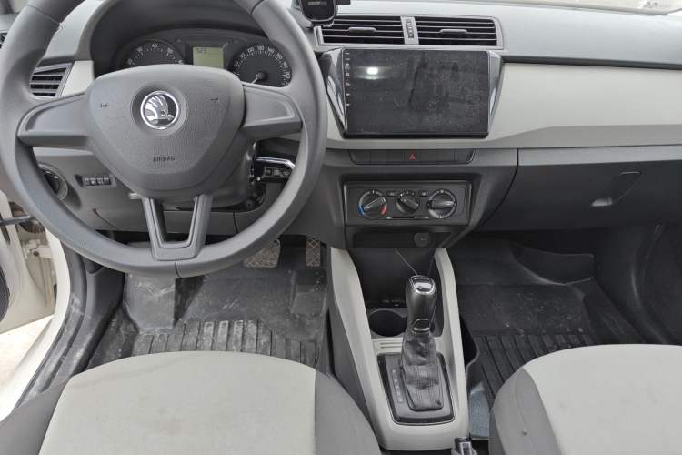 Used Skoda Fabia 2015 1.4L Automatic Front-Drive Model