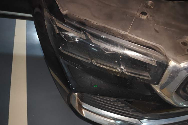 Used Geely Auto Monjaro L 2021 2.0TD DCT EVO Two-Wheel Drive Prestige Version Right Front Headlight