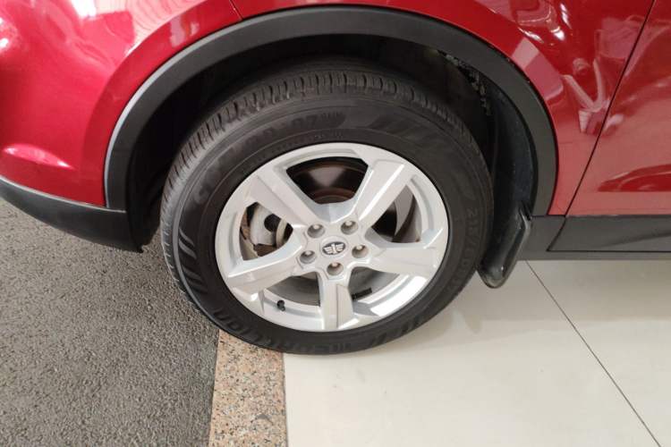 Used Bestune X80 2013 2.0L automatic comfort version
