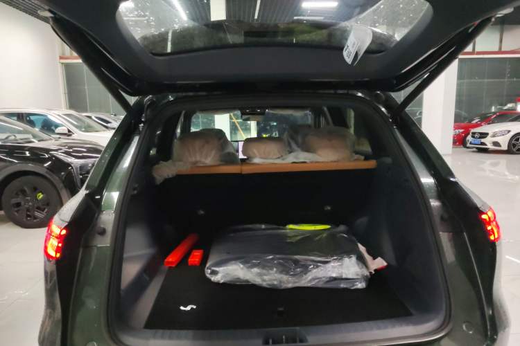 Used Geely Galaxy Galaxy Xingjian 7 EM-i 2025 120km Flagship Edition
