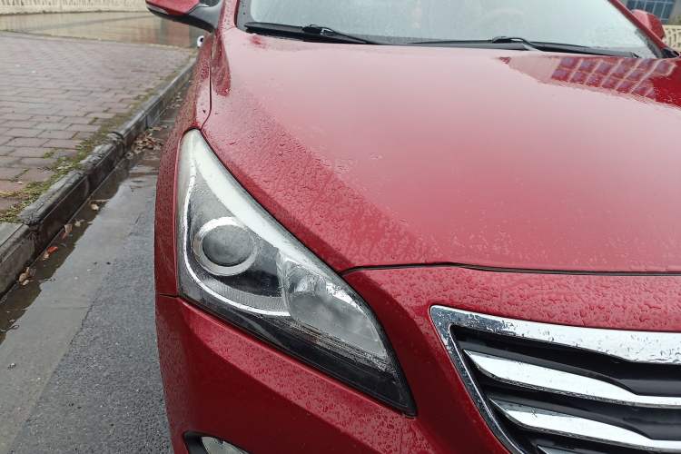 Used Hyundai Mistra 2014 1.8L Automatic Deluxe DLX Model Right Front Headlight