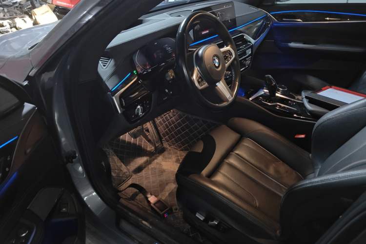 Used BMW 6 Series GT 2022 630i M Sport Package Left Front Seat