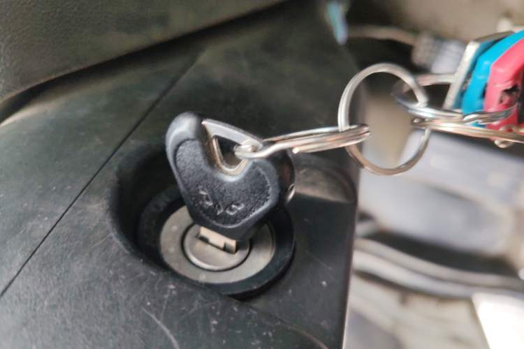 Used Wuling Zhiguang 2015 1.2L Practical LS-I Model Vehicle Key