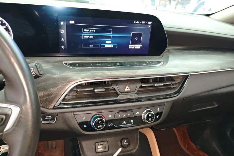 Used Buick GL6 2021 323T Mild Hybrid Connect Luxury Model Audio And AC Panel