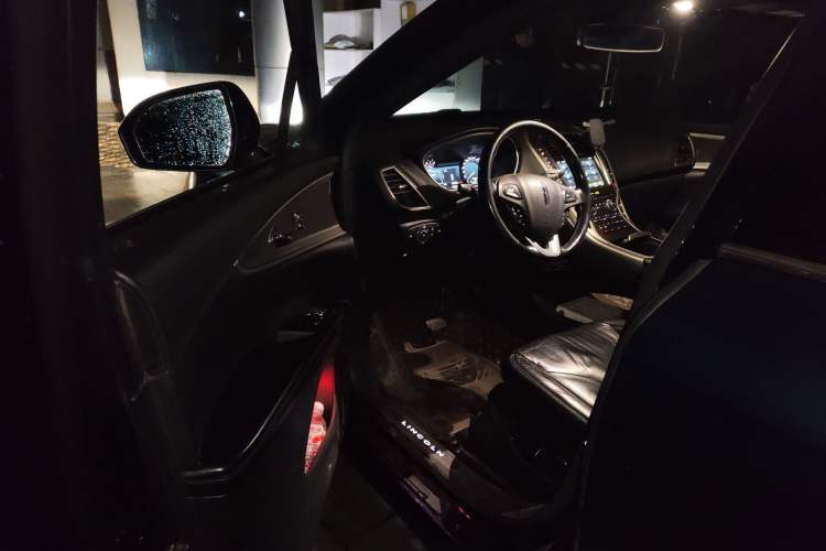 Used Lincoln MKX 2017 2.0T Two-Wheel Drive Deluxe Edition
