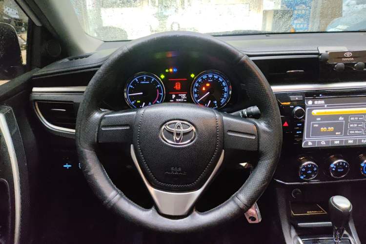 Used Toyota Corolla 2014 1.6L CVT GL-i Steering Wheel