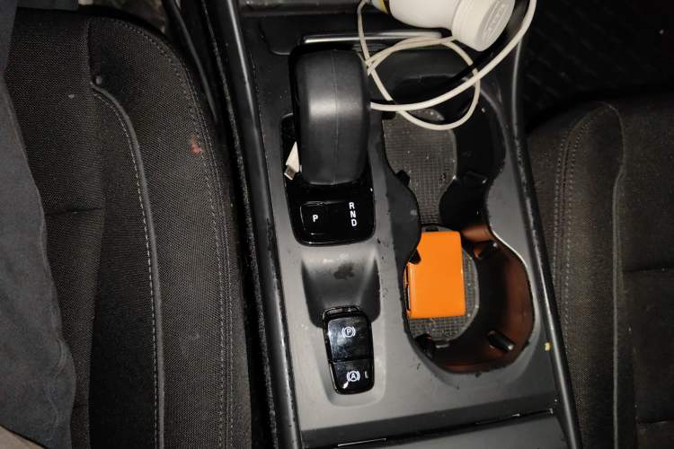 Used Volvo XC40 2022 T4 Four-Wheel Drive Smart & Stylish Edition Gear Lever