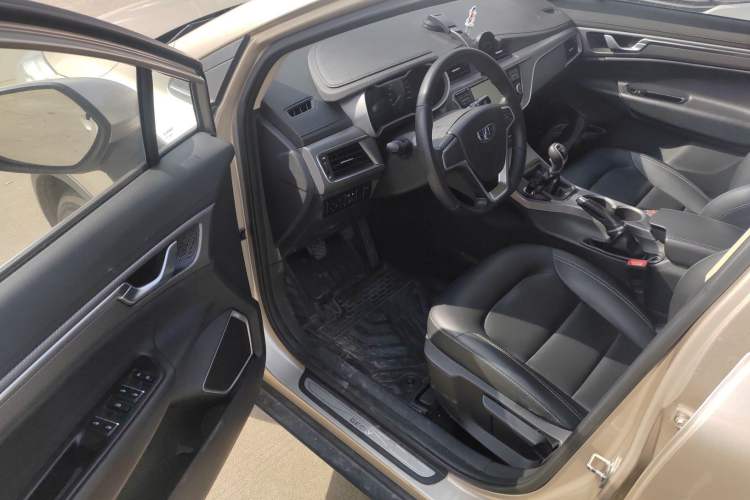 Used Geely Auto Emgrand GS 2016 Elegant Edition 1.8L Manual LingShang Model Driver Seat