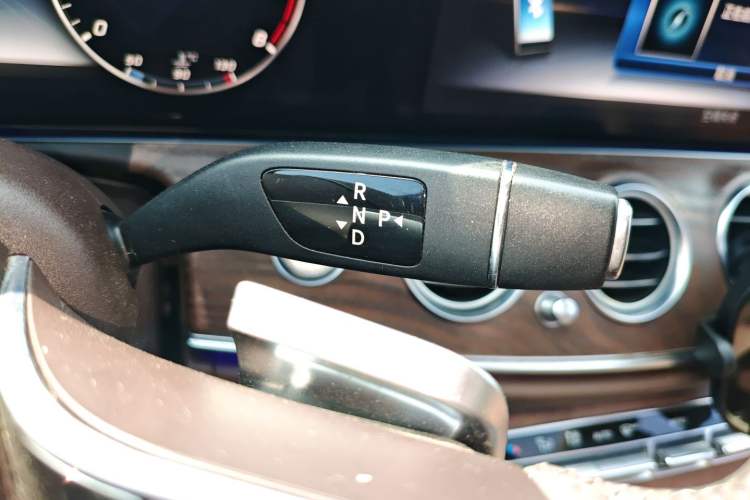 Used Mercedes-Benz E-Class 2017 E 300 L Sporty and Stylish Model
